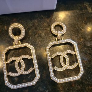 Vintage chanel earring
